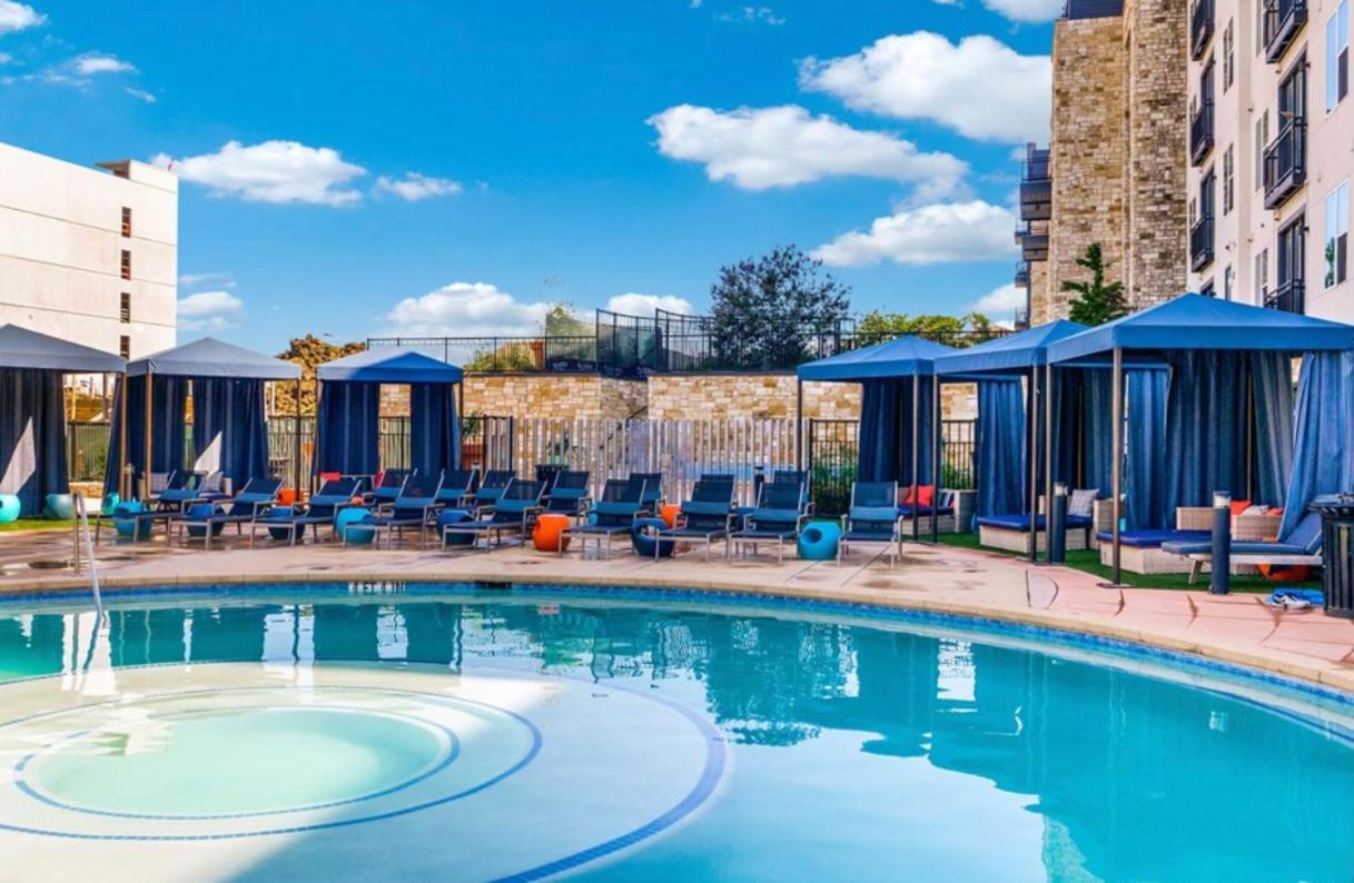 Cozy Retreat-Free Reserved Parking-Pool 애디슨 외부 사진